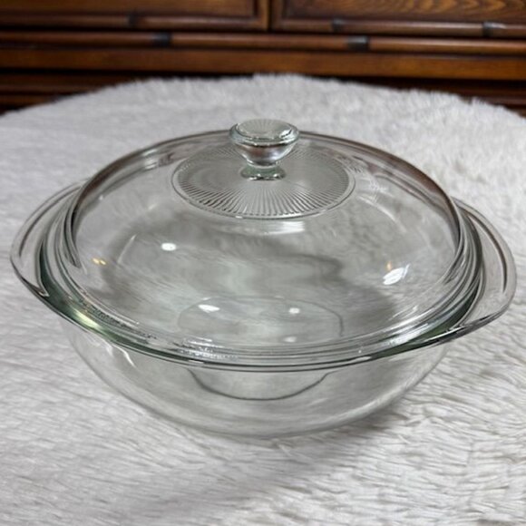 Vintage Pyrex Round Clear 2qt Baking Dish with Lid - Picture 1 of 8